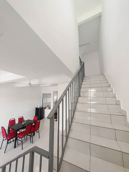 2-storey Terraced House for Sale in Taman Mengkibol (Kluang) - Celine Chai - Dining Room - PropertyGuru.com.my