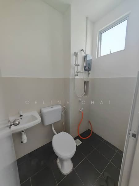 2-storey Terraced House for Sale in Taman Mengkibol (Kluang) - Celine Chai - Bathroom - PropertyGuru.com.my