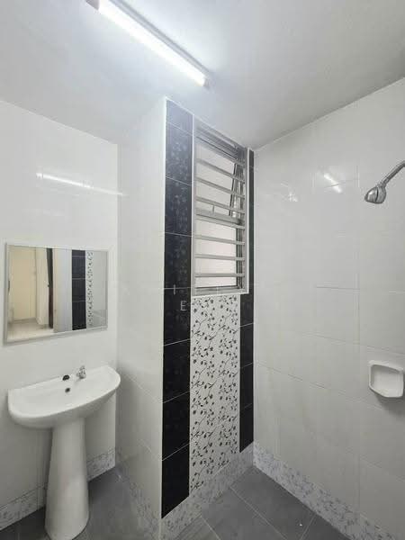 2-storey Terraced House for Rent in Rini Hills 2 (Skudai) - Kaitlyn Teng - Bathroom - PropertyGuru.com.my