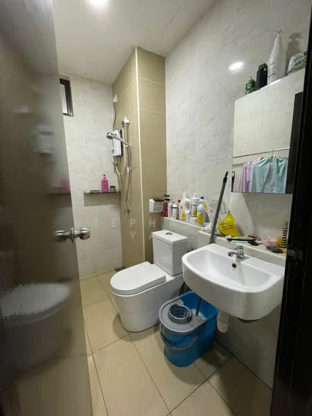 Service Residence for Rent at D'Summit Residences - Stephanie Yap - Bathroom - PropertyGuru.com.my