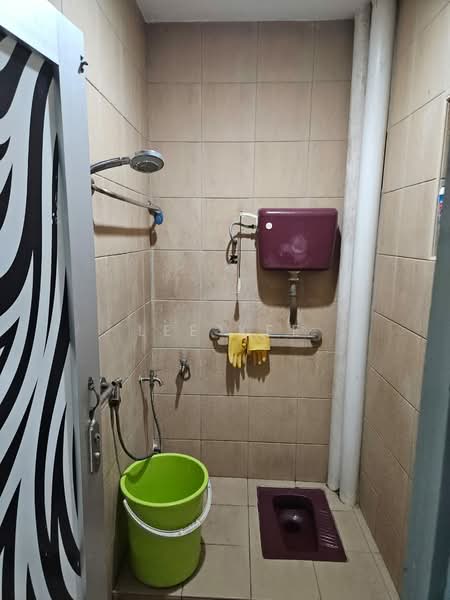 1-storey Terraced House for Sale in Taman Soga (Batu Pahat) - Lee Kee - Bathroom - PropertyGuru.com.my