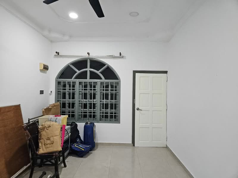 1-storey Terraced House for Sale in Taman Soga (Batu Pahat) - Lee Kee - Interior - PropertyGuru.com.my