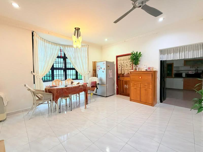 Rumah Berkembar untuk Dijual di Taman Sri Kluang (Kluang) - May Tan - Dining Room - PropertyGuru.com.my