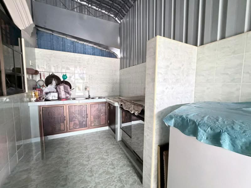 Rumah Berkembar untuk Dijual di Taman Sri Kluang (Kluang) - May Tan - Kitchen - PropertyGuru.com.my