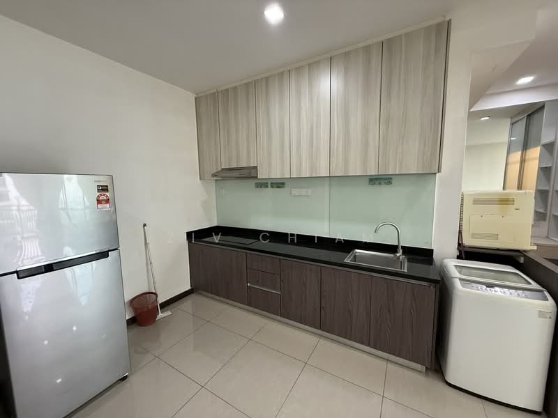 Servis Apartment untuk Dijual di Molek Regency - Ziv Chiam - Kitchen - PropertyGuru.com.my