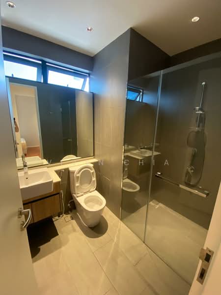Servis Apartment untuk Dijual di 10 Stonor - Viven Chia - Bathroom - PropertyGuru.com.my