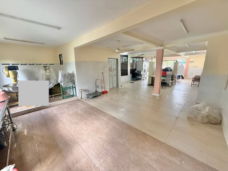 Semi-Detached House for Sale in Kampung Jalan Kebun (Shah Alam) - Mohd Adryzam - Interior - PropertyGuru.com.my