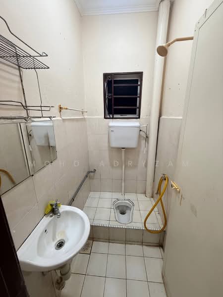 Semi-Detached House for Sale in Kampung Jalan Kebun (Shah Alam) - Mohd Adryzam - PropertyGuru.com.my