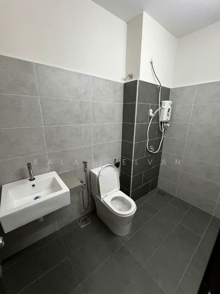 Rumah Teres 2 Tingkat untuk Disewa di Johor Bahru (Johor) - Kalai Selvan - Bathroom - PropertyGuru.com.my