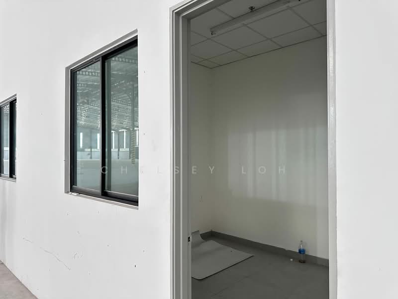 Semi-D Factory for Rent in Telok Panglima Garang (Selangor) - Chelsey Loh - Interior - PropertyGuru.com.my