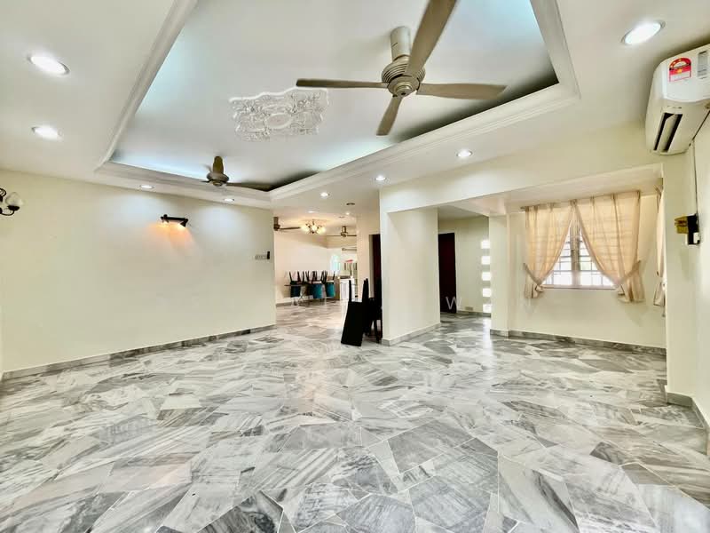 Rumah Teres 2 Tingkat untuk Dijual di Shah Alam (Selangor) - Ashraf Azwan - Living Room - PropertyGuru.com.my
