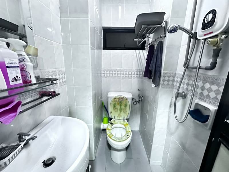 Apartment for Rent at Taman Kristal - Peggy Tan - Bathroom - PropertyGuru.com.my