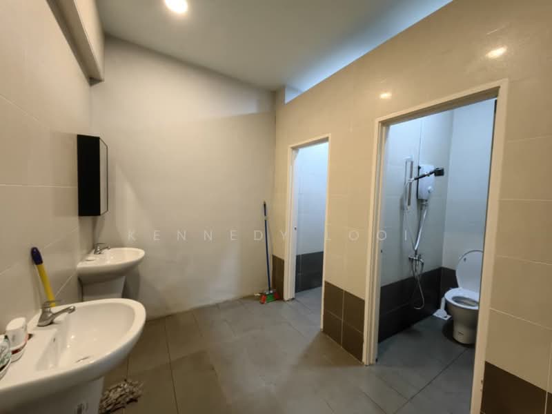 Factory for Sale in Eco Business Park 1 (Johor Bahru) - Kennedy Looi - Bathroom - PropertyGuru.com.my