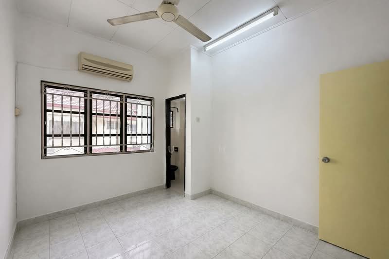 2-storey Terraced House for Sale in Taman Desaria (Petaling Jaya) - Firdaus Husin - Interior - PropertyGuru.com.my