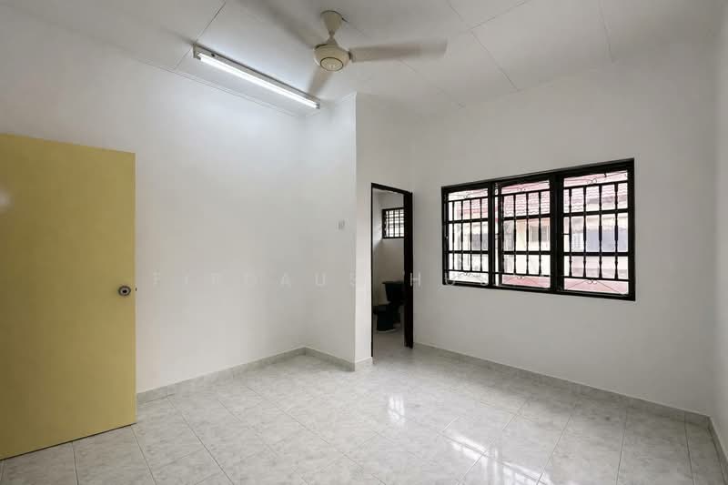 2-storey Terraced House for Sale in Taman Desaria (Petaling Jaya) - Firdaus Husin - Interior - PropertyGuru.com.my