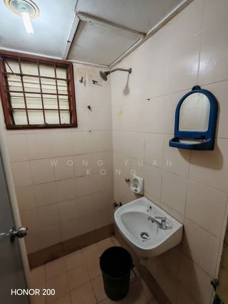 Apartment for Rent at Pangsapuri Semarak - Wong Yuan Kong - Bathroom - PropertyGuru.com.my