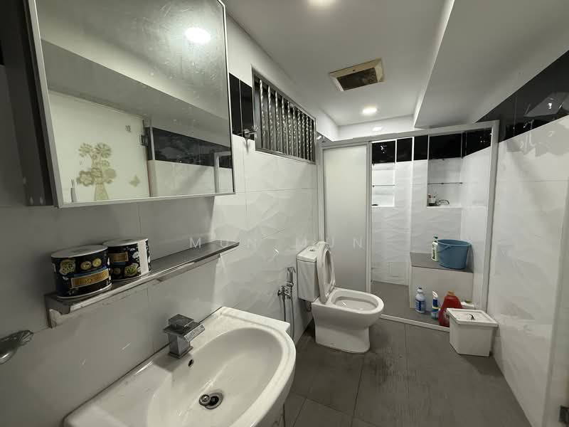 Rumah Berkembar untuk Dijual di Jalan Klang Lama (Old Klang Road) (Kuala Lumpur) - Mun Mun - Bathroom - PropertyGuru.com.my