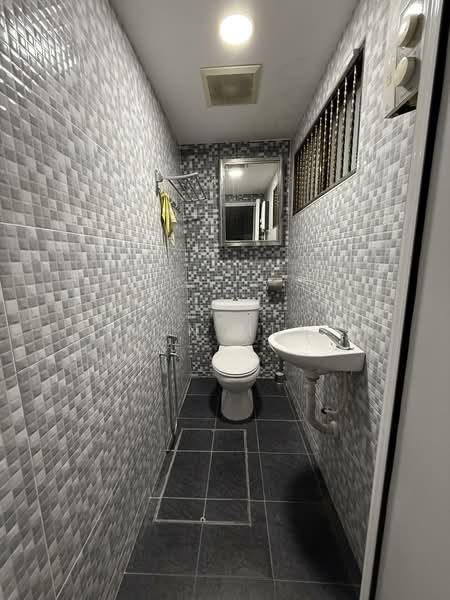 Rumah Berkembar untuk Dijual di Jalan Klang Lama (Old Klang Road) (Kuala Lumpur) - Mun Mun - Bathroom - PropertyGuru.com.my