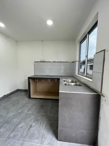 1-storey Terraced House for Sale in Kluang (Johor) - Ashley Goh - Kitchen - PropertyGuru.com.my