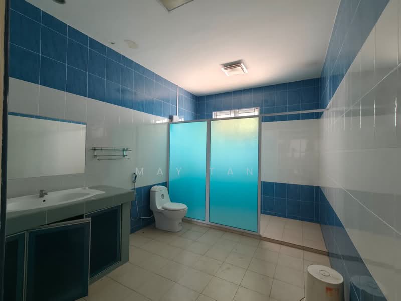 Bungalow for Sale in Kluang (Johor) - May Tan - Bathroom - PropertyGuru.com.my