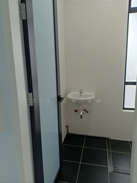 Rumah Teres untuk Dijual di Kota Masai (Pasir Gudang) - Ziv Chiam - Bathroom - PropertyGuru.com.my