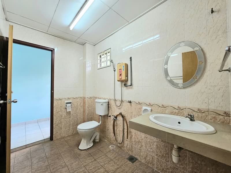 Rumah Teres 2 Tingkat untuk Dijual di Taman Putra Prima (Puchong) - Wendy Chin - Bathroom - PropertyGuru.com.my