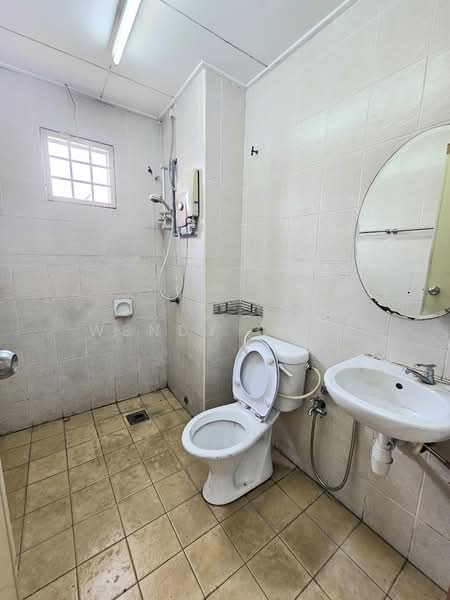 Rumah Teres 2 Tingkat untuk Dijual di Taman Putra Prima (Puchong) - Wendy Chin - Bathroom - PropertyGuru.com.my