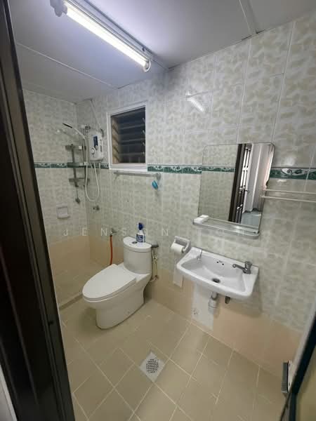 Kondominium untuk Disewa di Menara Menjalara - Jenson Toh - Bathroom - PropertyGuru.com.my