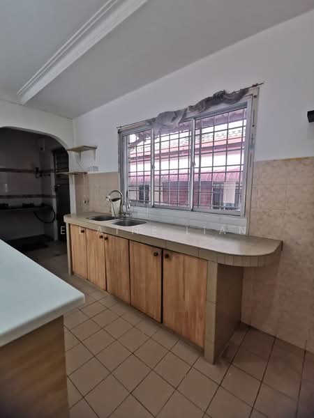 2-storey Terraced House for Sale in Sungai Buloh (Selangor) - Elaine Lian - Kitchen - PropertyGuru.com.my