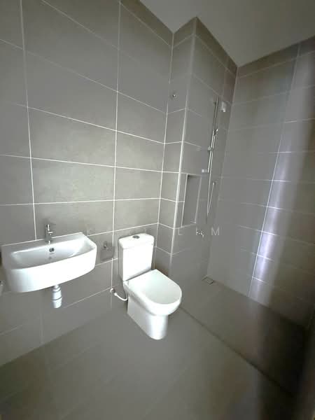 Rumah Teres 2 Tingkat untuk Dijual di Bandar Seri Alam (Masai) - Karl Lim - Bathroom - PropertyGuru.com.my
