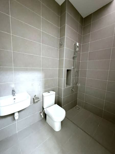 Rumah Teres 2 Tingkat untuk Dijual di Bandar Seri Alam (Masai) - Karl Lim - Bathroom - PropertyGuru.com.my