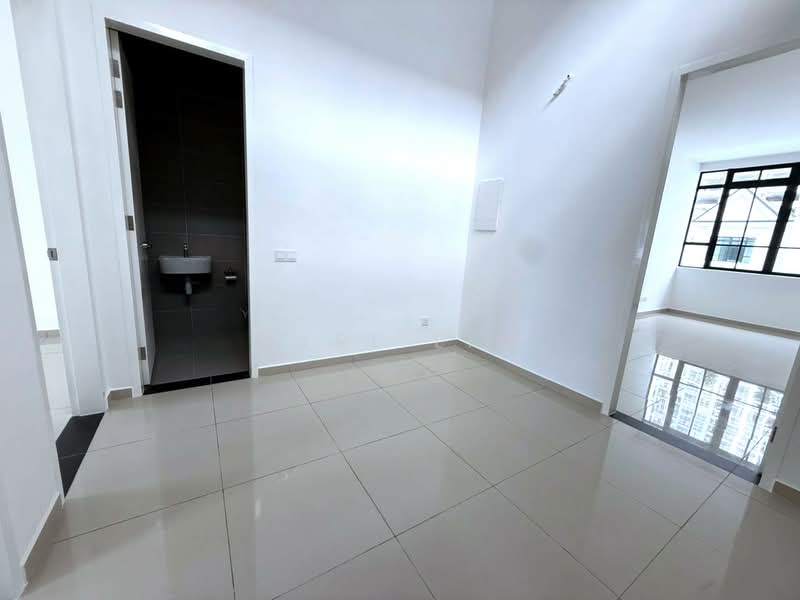 Rumah Teres 2 Tingkat untuk Dijual di Bandar Seri Alam (Masai) - Karl Lim - PropertyGuru.com.my