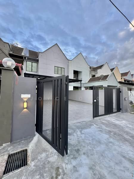 2-storey Terraced House for Sale in Bandar Baru Permas Jaya (Permas Jaya) - Joyce Ong - Exterior - PropertyGuru.com.my