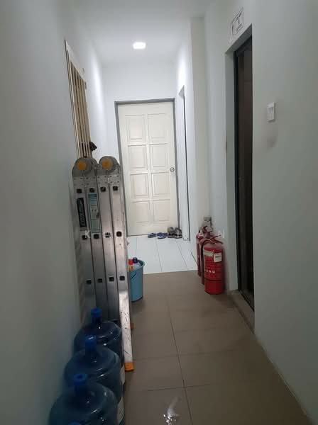 Shop / Office for Rent in Bandar Bukit Puchong (Puchong) - Kai Chan - Corridor - PropertyGuru.com.my