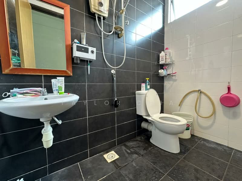 Semi-Detached House for Sale in Setia Impian (Setia Alam) - Taylor Chia - Bathroom - PropertyGuru.com.my