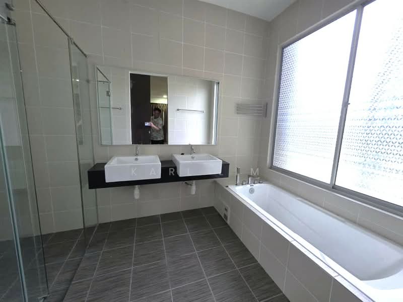 Rumah Berkembar untuk Dijual di Taman Nusa Idaman (Iskandar Puteri (Nusajaya)) - Karl Lim - Bathroom - PropertyGuru.com.my