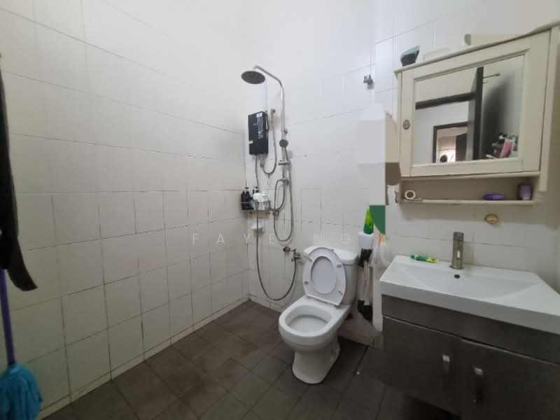 2-storey Terraced House for Sale in Setia Impian (Setia Alam) - Faye Ng - Bathroom - PropertyGuru.com.my