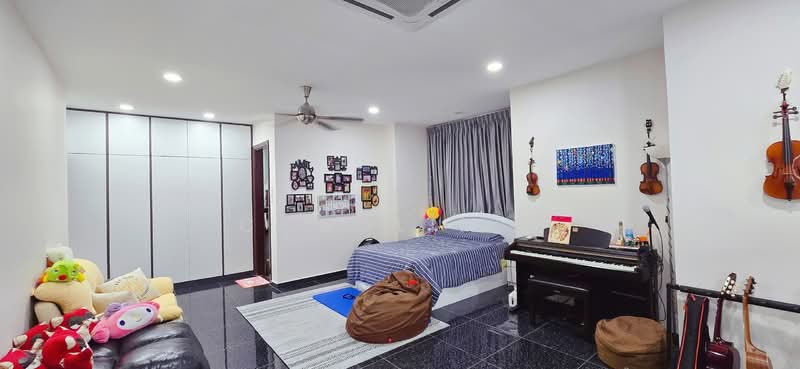 Rumah Berkembar untuk Dijual di Country Heights (Kajang) - ChaoLim . - Bedroom - PropertyGuru.com.my