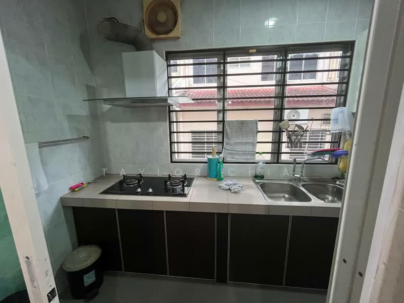 Rumah Teres untuk Dijual di Cheras (Selangor) - Taylor Chia - Kitchen - PropertyGuru.com.my