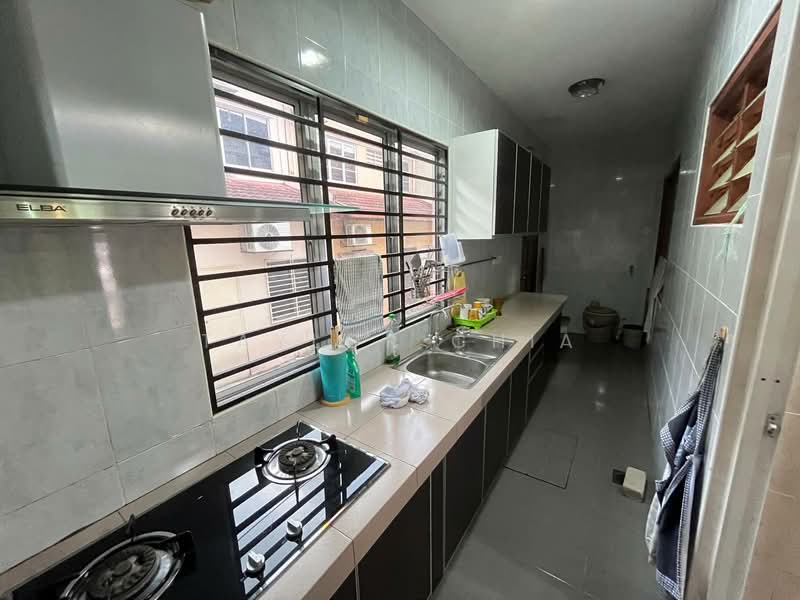 Rumah Teres untuk Dijual di Cheras (Selangor) - Taylor Chia - Kitchen - PropertyGuru.com.my