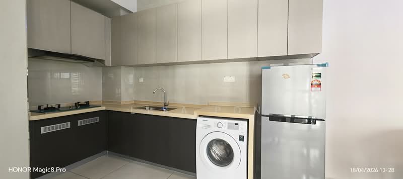 Kondominium untuk Disewa di Royal Strand @ Country Garden Danga Bay - Lisa Pon - Kitchen - PropertyGuru.com.my