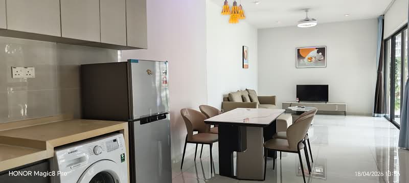Kondominium untuk Disewa di Royal Strand @ Country Garden Danga Bay - Lisa Pon - Living Room - PropertyGuru.com.my