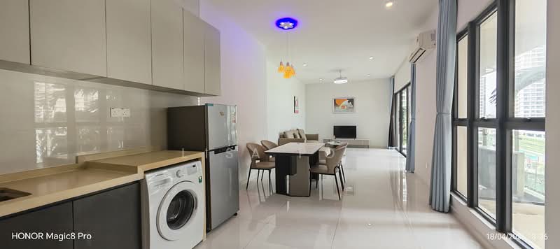 Kondominium untuk Disewa di Royal Strand @ Country Garden Danga Bay - Lisa Pon - Living Room - PropertyGuru.com.my