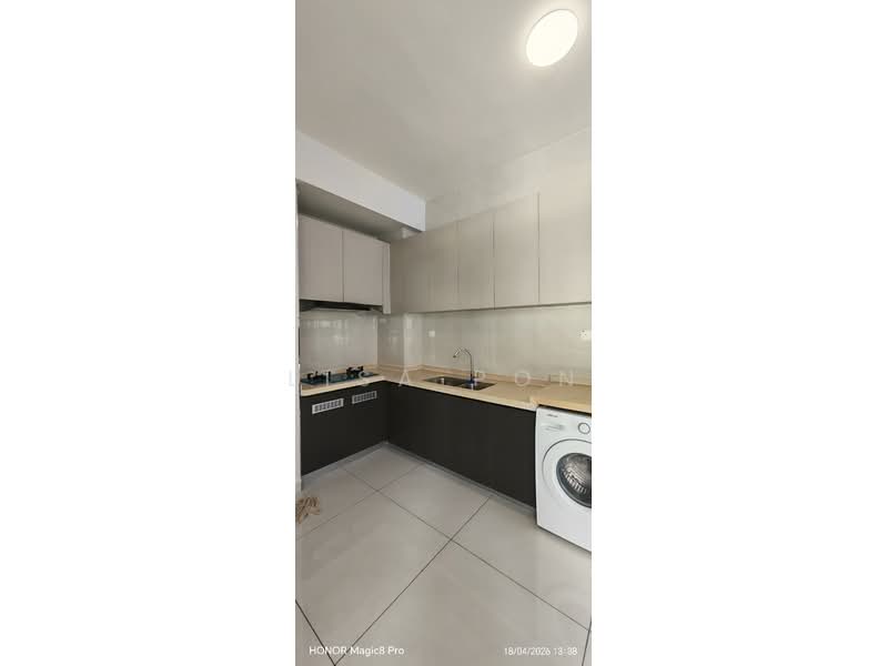Kondominium untuk Disewa di Royal Strand @ Country Garden Danga Bay - Lisa Pon - Kitchen - PropertyGuru.com.my