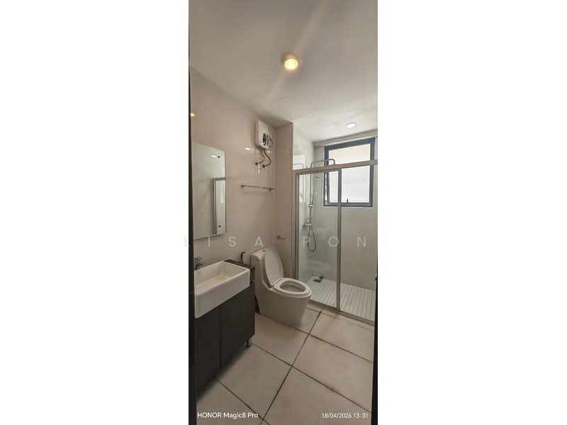 Kondominium untuk Disewa di Royal Strand @ Country Garden Danga Bay - Lisa Pon - Bathroom - PropertyGuru.com.my