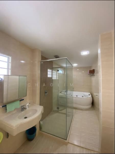 Rumah Teres 2.5 Tingkat untuk Dijual di Taman Bukit Serdang (Seri Kembangan) - ChaoLim . - Bathroom - PropertyGuru.com.my