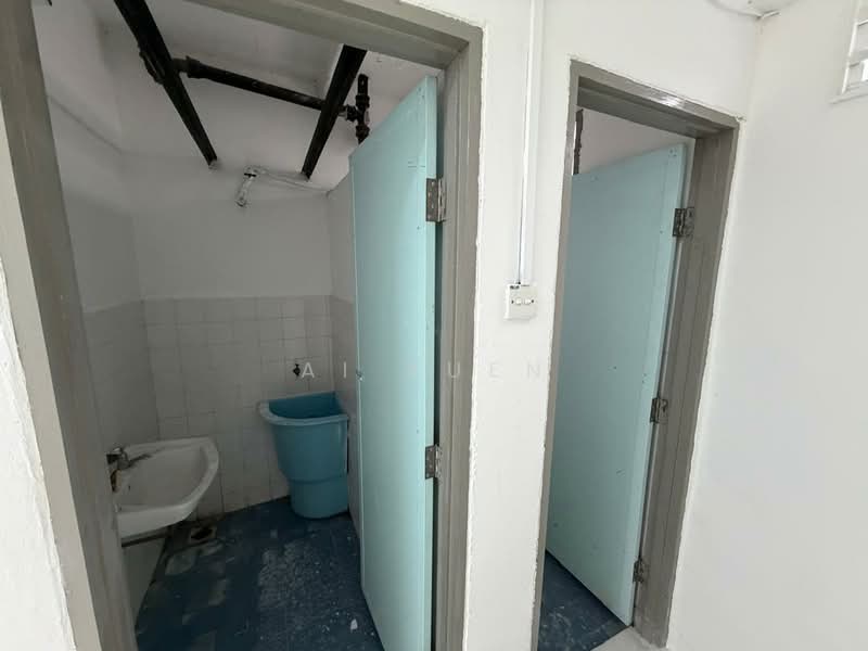 Shop for Rent in Sungai Rambai (Bukit Mertajam) - Ai Xuen - Bathroom - PropertyGuru.com.my