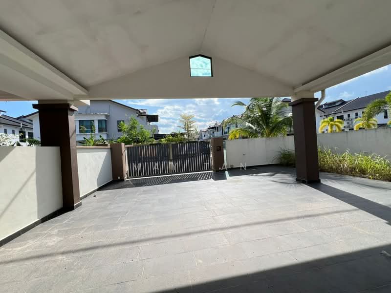 Rumah Teres 2 Tingkat untuk Dijual di Taman Tasik Indah (Kluang) - May Tan - Exterior - PropertyGuru.com.my
