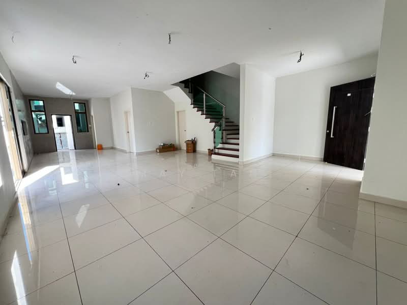 Rumah Teres 2 Tingkat untuk Dijual di Taman Tasik Indah (Kluang) - May Tan - Living Room - PropertyGuru.com.my
