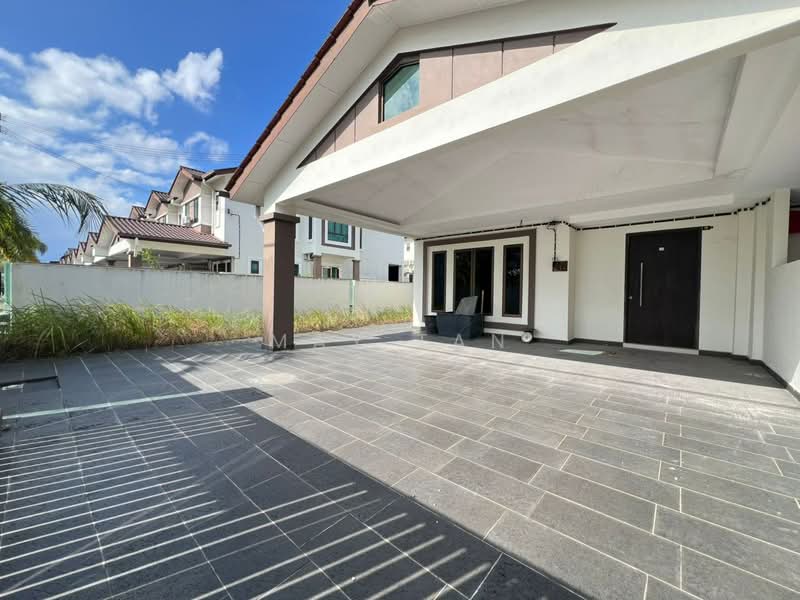 Rumah Teres 2 Tingkat untuk Dijual di Taman Tasik Indah (Kluang) - May Tan - Exterior - PropertyGuru.com.my